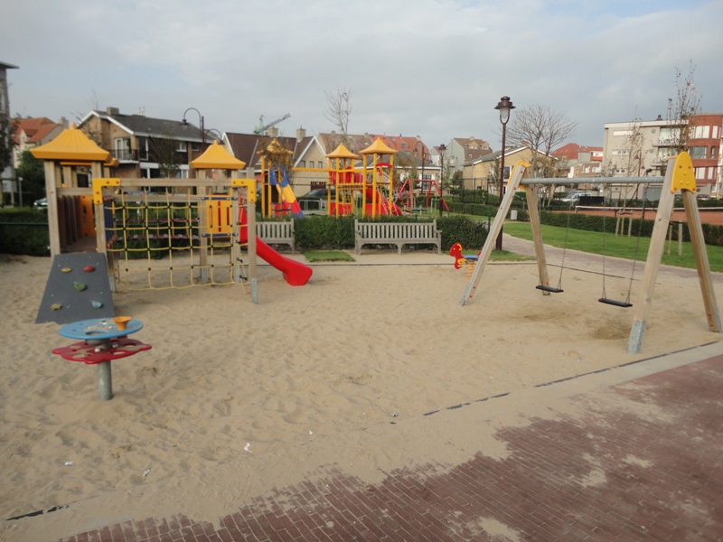 wenduine speeltuin astridplein augustus 2011